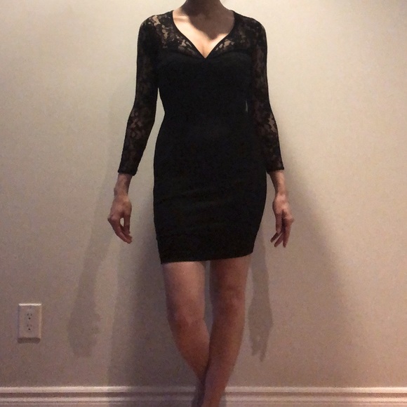 Robert Rodriguez: black dress with lace details - Picture 4 of 6